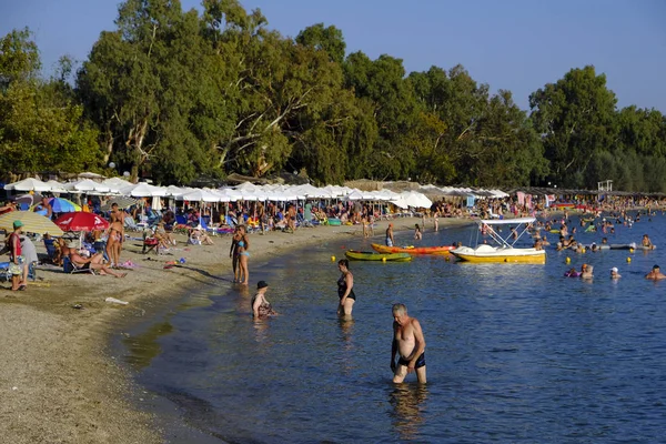 Yunanistan Kala Nera Köyü Gezinti Yolunda Yunan Bayrağı Dalgalandırıyor Ağustos — Stok fotoğraf