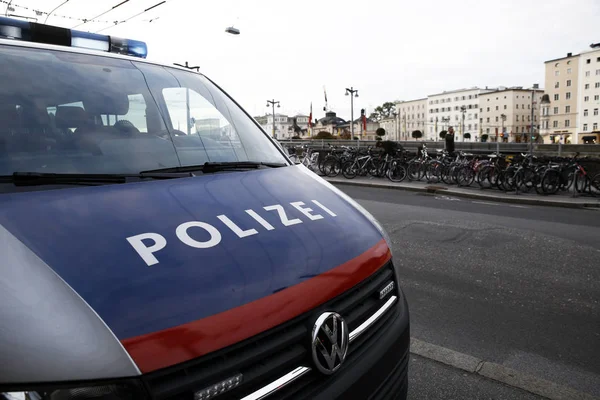 Ein Polizeiauto Vor Der Polizeiwache Salzburg Österreich 2018 — Stockfoto