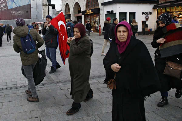 Vendeur Rue Drapeaux Vente Turquie Dans Ville Istanbul Janv 2019 — Photo