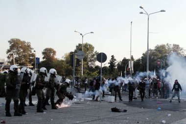 10 Eylül 2011 tarihinde Yunanistan'ın Selanik kentinde hükümetin politikası ve tasarruf tedbirlerine karşı düzenlenen 48 saatlik genel grev sırasında polis ve göstericiler çatıştı.