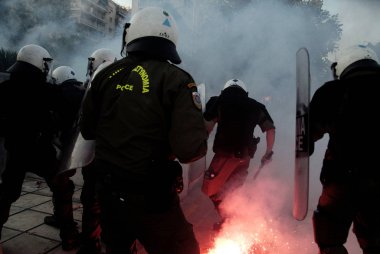 10 Eylül 2011 tarihinde Yunanistan'ın Selanik kentinde hükümetin politikası ve tasarruf tedbirlerine karşı düzenlenen 48 saatlik genel grev sırasında polis ve göstericiler çatıştı.