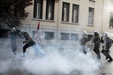 10 Eylül 2011 tarihinde Yunanistan'ın Selanik kentinde hükümetin politikası ve tasarruf tedbirlerine karşı düzenlenen 48 saatlik genel grev sırasında polis ve göstericiler çatıştı.
