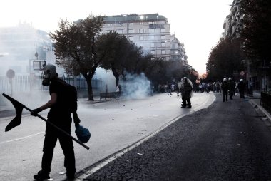 10 Eylül 2011 tarihinde Yunanistan'ın Selanik kentinde hükümetin politikası ve tasarruf tedbirlerine karşı düzenlenen 48 saatlik genel grev sırasında polis ve göstericiler çatıştı.