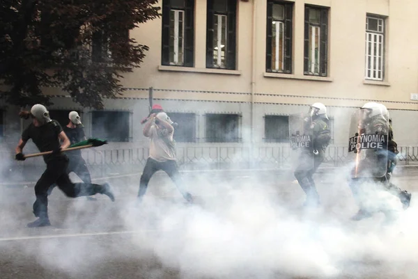 Policía Los Manifestantes Enfrentan Durante Una Huelga General Horas Contra —  Fotos de Stock