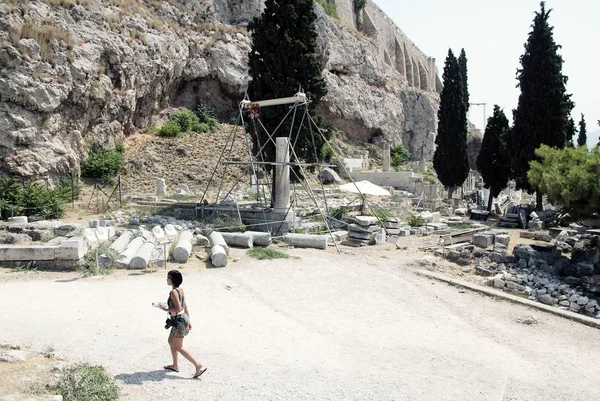 Les Touristes Visitent Colline Acropole Athènes Grèce Juillet 2012 — Photo