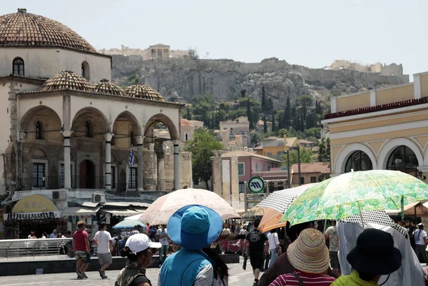 Folk Går Gatan Centrala Aten Värmebölja Aten Grekland Jul 2017 — Stockfoto