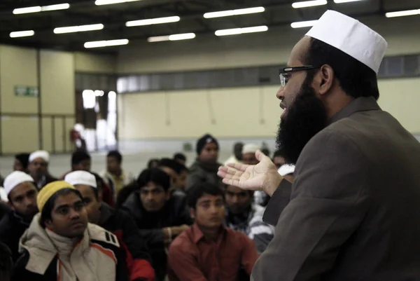 Bangladéšskými Muslimští Přistěhovalci Žijící Soluni Řecku Nabídnou Ííd Adhá Modlitby — Stock fotografie