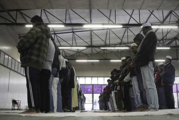 Bangladéšskými Muslimští Přistěhovalci Žijící Soluni Řecku Nabídnou Ííd Adhá Modlitby — Stock fotografie