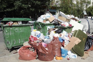 Selanik sokaklarında çöp yığınları, Yunanistan, Belediye işçileri nedeniyle Ekim 5, 2011