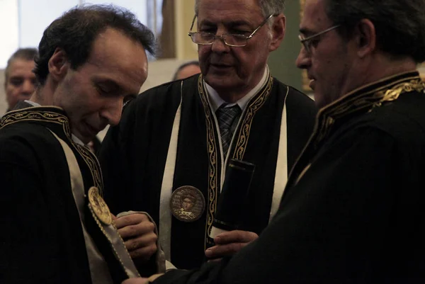 Actor Italiano Roberto Benigni Hace Gestos Durante Una Ceremonia Universidad — Foto de Stock