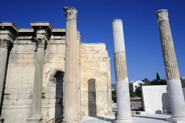 Folk Tar Tur Ruinerna Hadrianuens Bibliotek Aten Grekland Aug 2019 — Stockfoto
