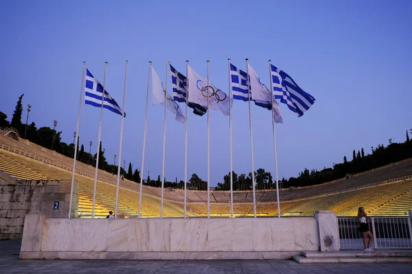 Drapeaux Grèce Drapeaux Des Jeux Olympiques Ondulent Extérieur Stade Panathénaïque — Photo