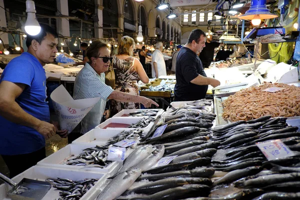 Consommateurs Vendeurs Marché Aux Poissons Athènes Grèce Août 2019 — Photo