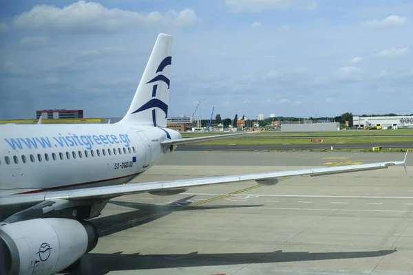 Avion Compagnie Aérienne Égéenne Est Assis Sur Tarmac Brussels Airport — Photo