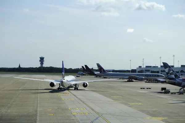 Des Avions Assoient Sur Aire Trafic Brussels Airport Zaventem Belgique — Photo