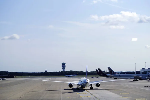 Des Avions Assoient Sur Aire Trafic Brussels Airport Zaventem Belgique — Photo