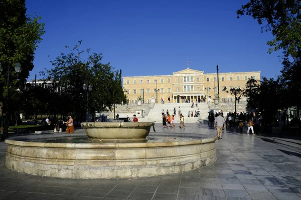 People Walk Syntagma Square Hot Day Athens Greece Aug 2019 — Stock Photo, Image