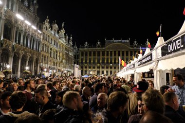 6 Eylül 2019'da Brüksel, Belçika'da bira hafta sonu şenlikleri katılmak insanlar