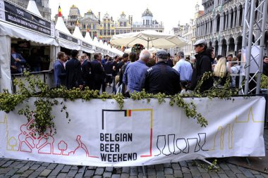 7 Eylül 2019'da Brüksel, Belçika'da bira hafta sonu şenlikleri katılmak insanlar