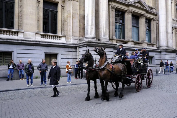 Prozession Mit Historischen Brauereiwagen Und Bierwagen Durch Die Straßen Von — Stockfoto