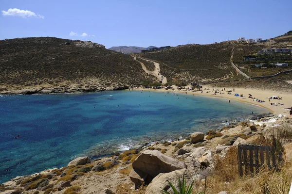 Människor Badar Solen Simma Och Spela Spel Stranden Agios Sostis — Stockfoto