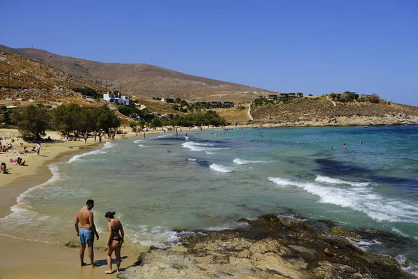 Люди Купання Сонці Купання Пляжі Псимі Аммос Грецькому Острові Серіфос — стокове фото