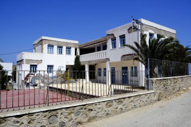 Yunanistan'ın Serifos adasında bir ortaokul dış görünümü 15 Ağustos 2019