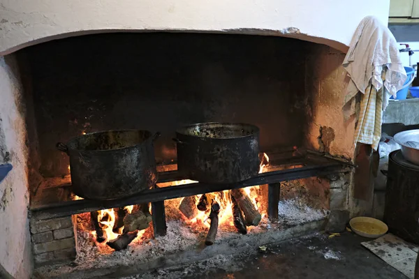 Ein Mann Kocht Pommes Mit Traditionellem Rezept Auf Der Griechischen — Stockfoto