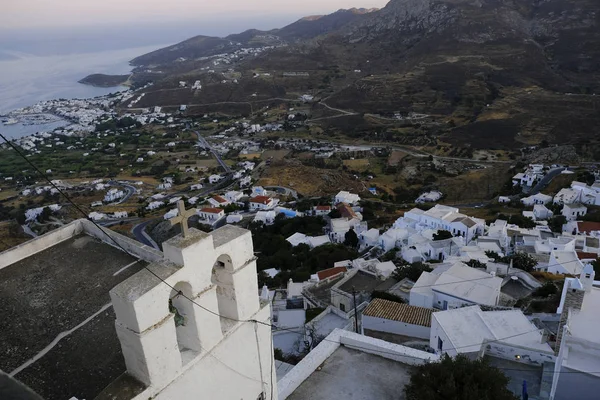 Människor Njuter Solnedgången Från Från Chora Serifos Island Grekland Aug — Stockfoto