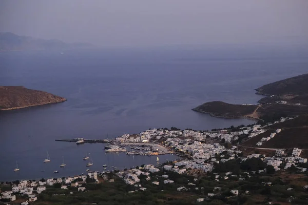 Blick Auf Den Hafen Von Livadi Von Chora Auf Der — Stockfoto