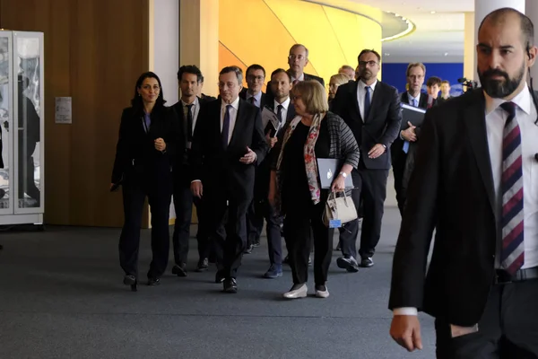 Президент Европейского центрального банка Марио Драги в Европе — стоковое фото