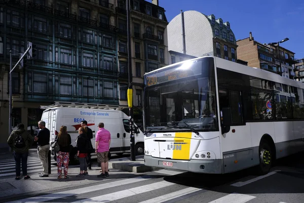 Bruxelas Bélgica Setembro 2019 Ônibus Público Caminho Rua Central Bruxelas — Fotografia de Stock