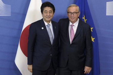 Japonya Başbakanı Shinzo Abe Brusse'deki Avrupa Birliği Komisyonu'nda