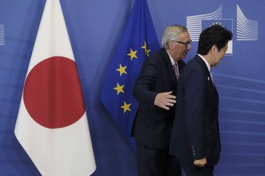 Japonya Başbakanı Shinzo Abe Brusse'deki Avrupa Birliği Komisyonu'nda