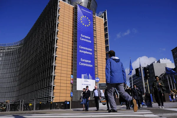 Brüssel Belgien September 2019 Die Menschen Gehen Vor Die Büros — Stockfoto