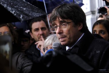 Eski Katalan başbakanı Carles Puigdemont İkinci yıldönümü nde o