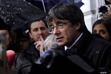 Eski Katalan başbakanı Carles Puigdemont İkinci yıldönümü nde o