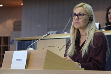 Komisyon üyesi adayı ile Avrupa Parlamentosu oturumları