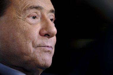 Brüksel, Belçika. 3 Ekim 2019. Avrupa Parlamentosu Üyesi Silvio Berlusconi Avrupa Parlamentosu 'nda yaptığı toplantı sonrasında medyaya seslendi.