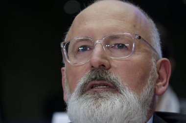 Komisyon üyesi adayı ile Avrupa Parlamentosu oturumları