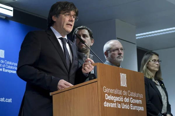 Carles Puigdemont reacciona ante la sentencia del Tribunal Supremo español — Foto de Stock