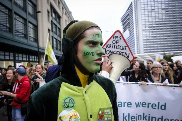 Νεολαία για το κλίμα διαδήλωση στις Βρυξέλλες, Βέλγιο — Φωτογραφία Αρχείου