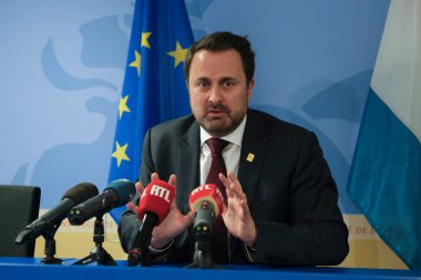 Brüksel, Belçika. 21 Şubat 2020. Lüksemburg Başbakanı Xavier Bettel, AB liderlerinin zirvesi sonrasında düzenlediği basın toplantısında konuştu.