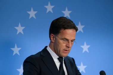 Brüksel, Belçika. 21 Şubat 2020. Hollanda Başbakanı Mark Rutte, AB liderlerinin zirvesi sonrasında düzenlediği basın toplantısında konuştu.