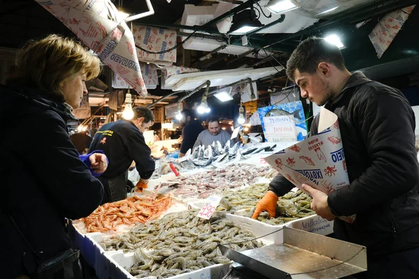 Cosnumers Compras Mercado Varvakio Antes Del Lunes Limpio Atenas Grecia — Foto de Stock