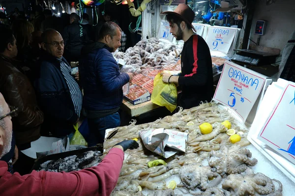 Cosnumers Winkelen Varvakio Markt Voorafgaand Aan Schone Maandag Athene Griekenland — Stockfoto