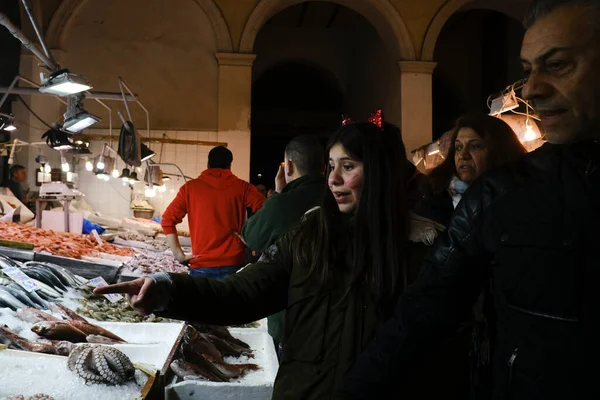 Cosnumers Winkelen Varvakio Markt Voorafgaand Aan Schone Maandag Athene Griekenland — Stockfoto