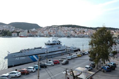 Yunanistan 'ın Lezbiyen adasındaki Mytilene limanında 8 Mart 2020' de bir Yunan Sahil Güvenlik gemisi görüldü..