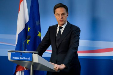 Brüksel, Belçika. 21 Şubat 2020. Hollanda Başbakanı Mark Rutte, AB liderlerinin zirvesi sonrasında düzenlediği basın toplantısında konuştu.
