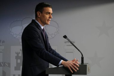 Brüksel, Belçika. 22 Şubat 2020 'de. İspanya Başbakanı Pedro Sanchez AB liderlerinin zirvesi sonrasında düzenlediği basın toplantısında konuştu.